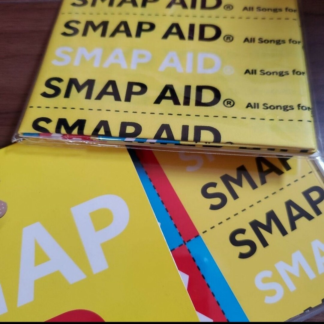 SMAP(スマップ)のSMAP　CD　アルバム　エイド　ハンカチ エンタメ/ホビーのタレントグッズ(アイドルグッズ)の商品写真