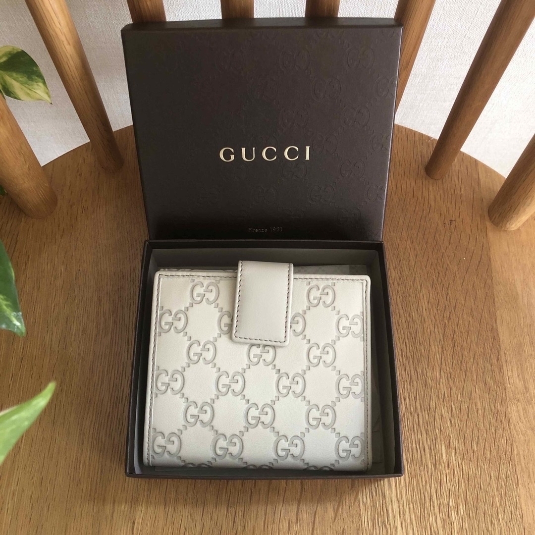Gucci(グッチ)の【新品箱付き】GUCCI メイフェア 折り財布 リボン オフホワイト GG シマ レディースのファッション小物(財布)の商品写真