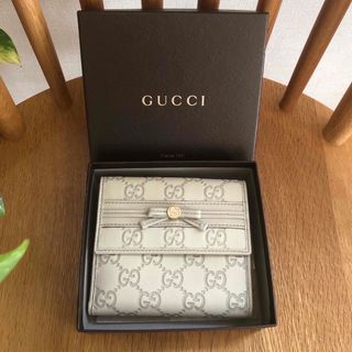 グッチ(Gucci)の【新品箱付き】GUCCI メイフェア 折り財布 リボン オフホワイト GG シマ(財布)