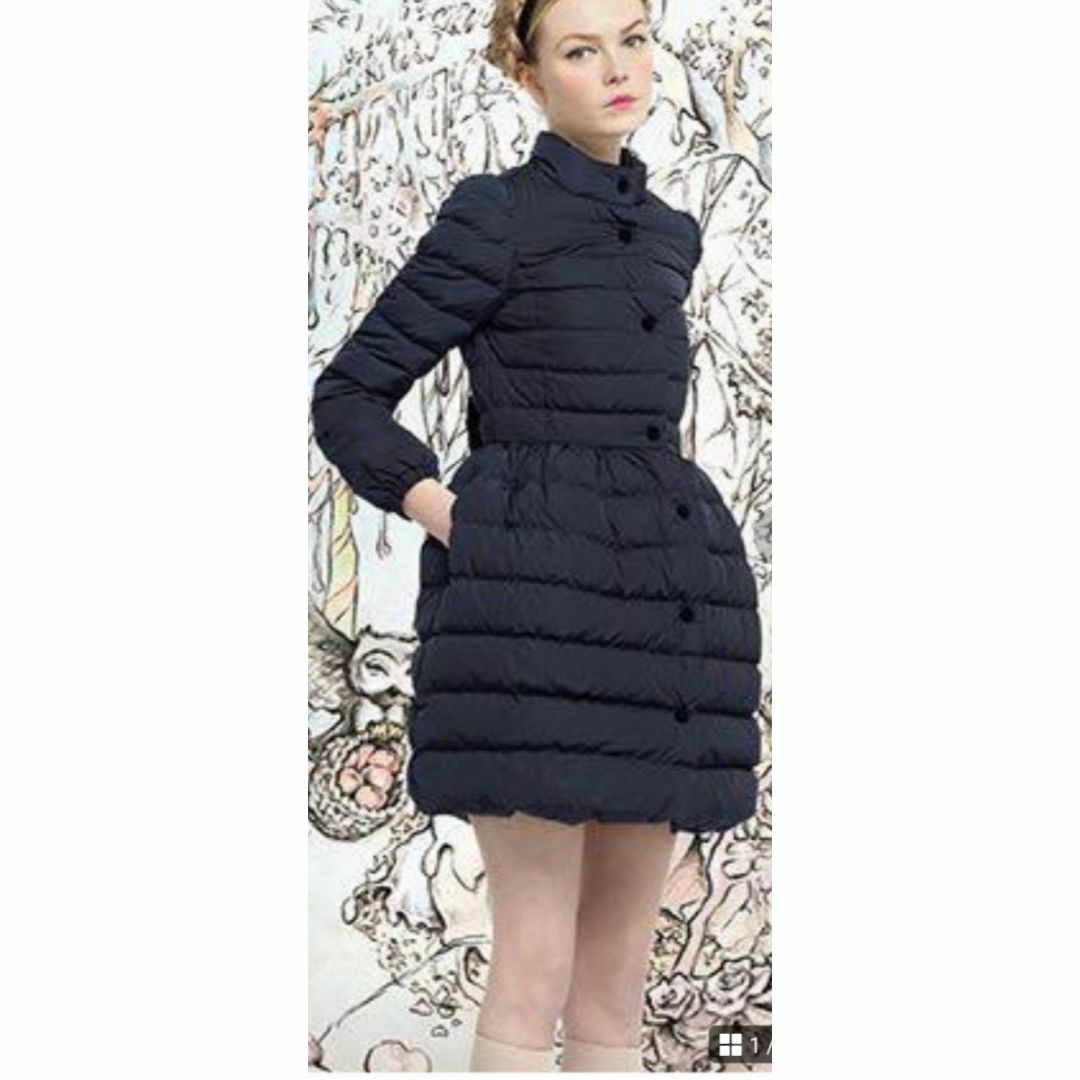 RED VALENTINO(レッドヴァレンティノ)のRED VALENTINO  ヴァレンティノ　バレンティノ　リボン　ダウン レディースのジャケット/アウター(ダウンコート)の商品写真