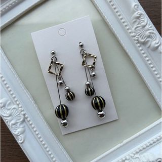 ハンドメイド✴︎アレルギー対応✴︎チタンピアス✴︎アクリルメタルパーツ(ピアス)