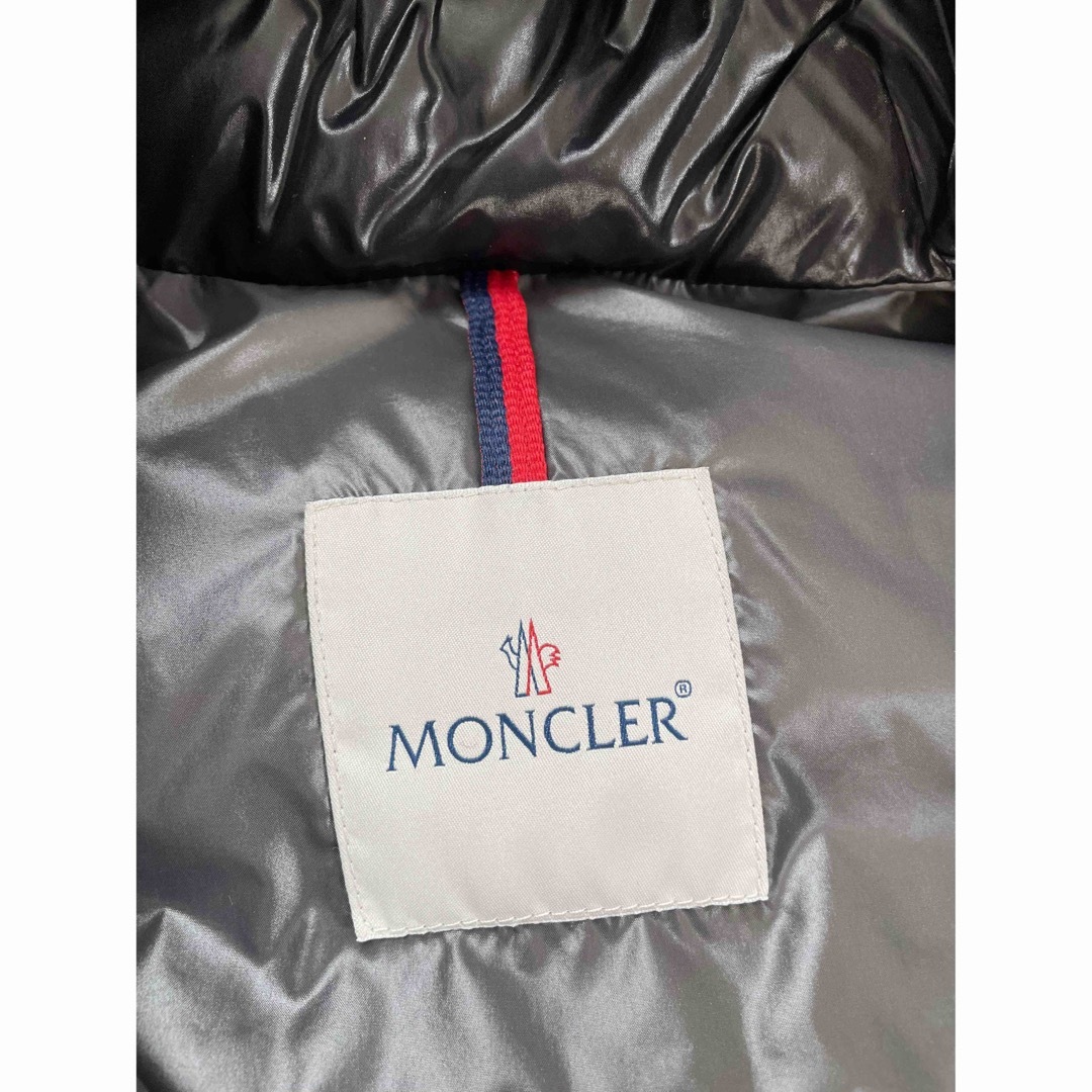 MONCLER(モンクレール)のハルル様専用　モンクレール　マヤ メンズのジャケット/アウター(ダウンジャケット)の商品写真