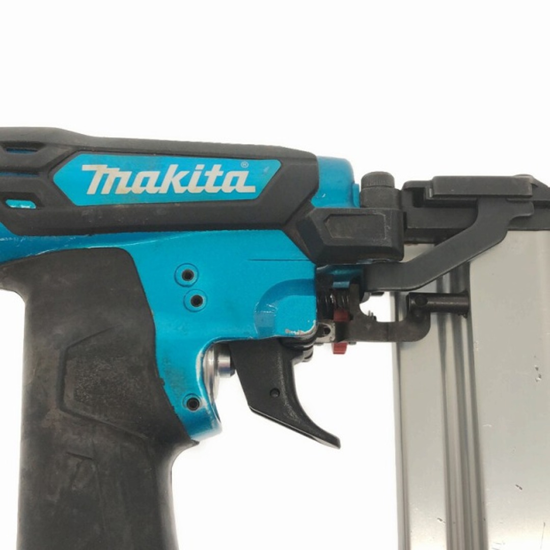 ☆品☆ makita マキタ 55mm 高圧仕上げ釘打ち機 AF552H フィニッシュネイラ エアツール 内装業 釘打機 80619