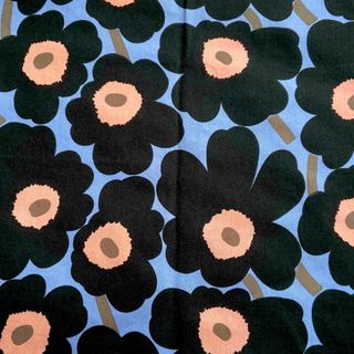 マリメッコ(marimekko)のパープル様専用 マリメッコ レアカラー 廃盤 ミニウニッコ 生地 秋冬限定カラー(生地/糸)