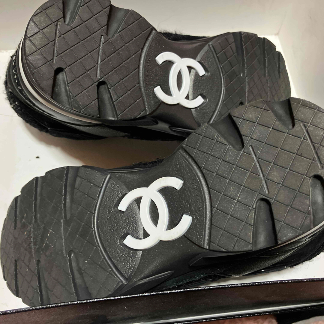 CHANEL(シャネル)の美品 シャネル ハイカットスニーカー ツイード レディースの靴/シューズ(スニーカー)の商品写真