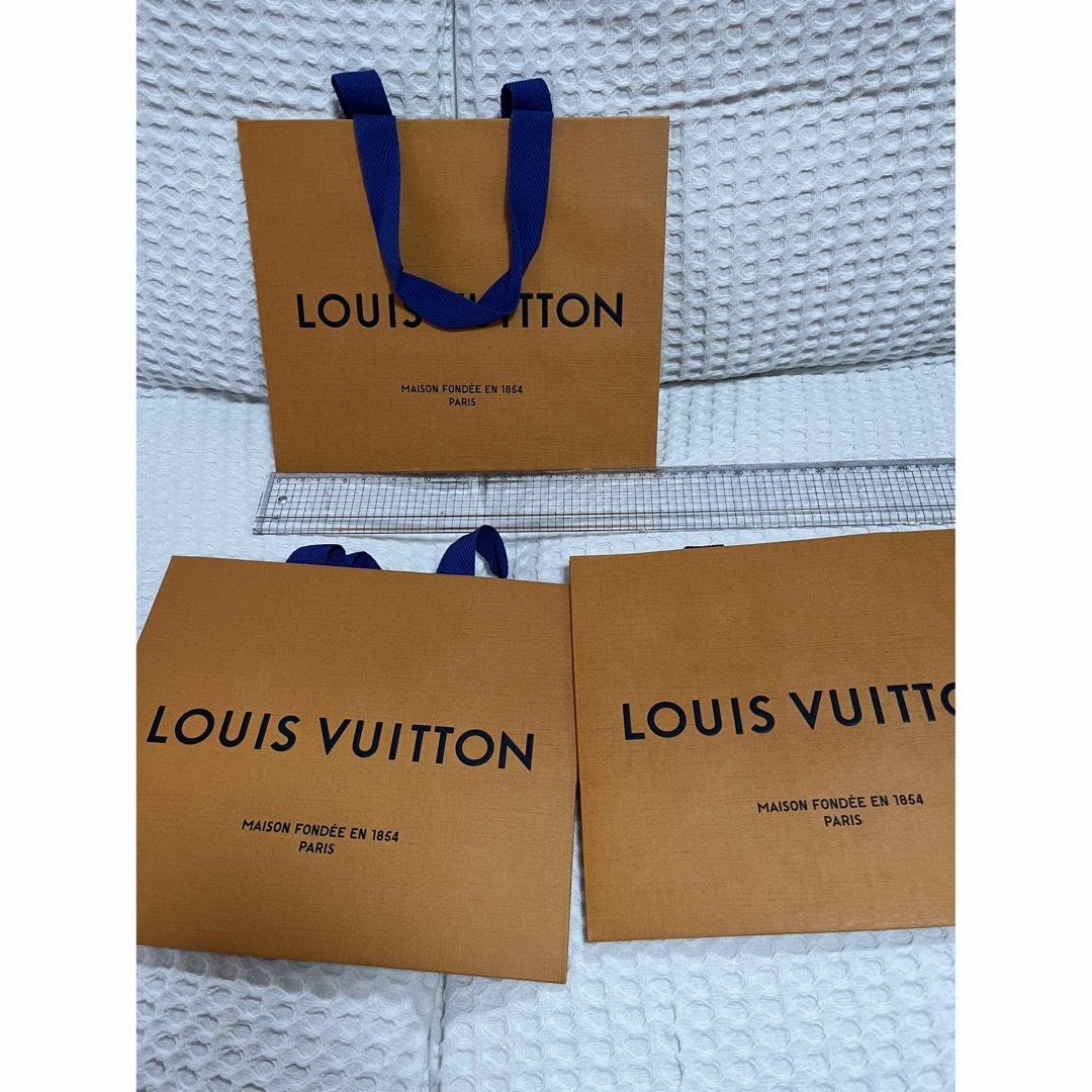 LOUIS VUITTON(ルイヴィトン)のルイヴィトン紙袋三枚セット レディースのバッグ(ショップ袋)の商品写真