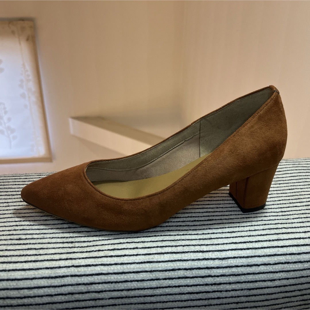Le Talon(ルタロン)の新品　ルタロン　スエード　パンプス　23.5cm レディースの靴/シューズ(ハイヒール/パンプス)の商品写真
