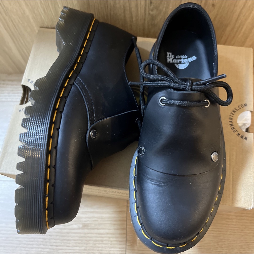 新品　ドクターマーチン Dr.Martens レディース 1461 UK4