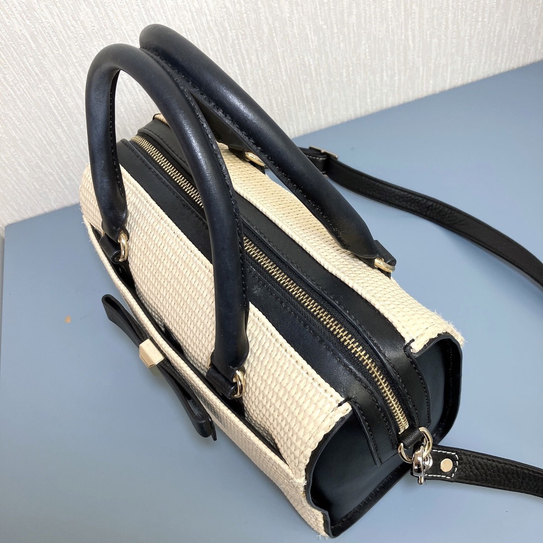 kate spade new york(ケイトスペードニューヨーク)のＢ　kate spade new york 2wayカゴバッグ  レディースのバッグ(かごバッグ/ストローバッグ)の商品写真