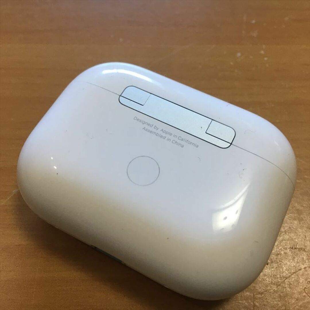 1) Apple純正 AirPods Pro 第2世代 充電ケース A2700