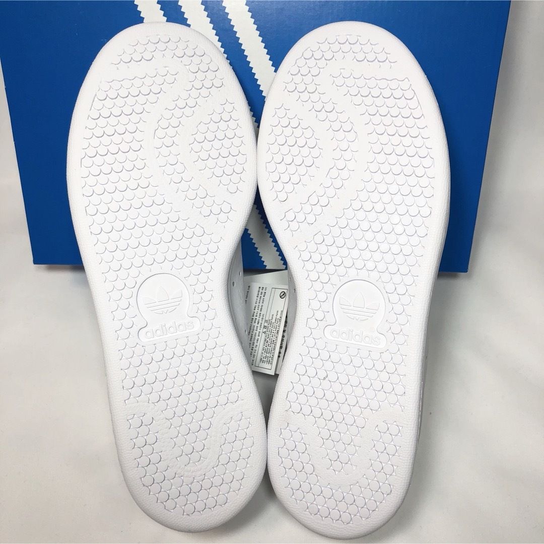 adidas(アディダス)の【新品】アディダス スタンスミス スニーカー レッド ハート ホワイト 23.0 レディースの靴/シューズ(スニーカー)の商品写真