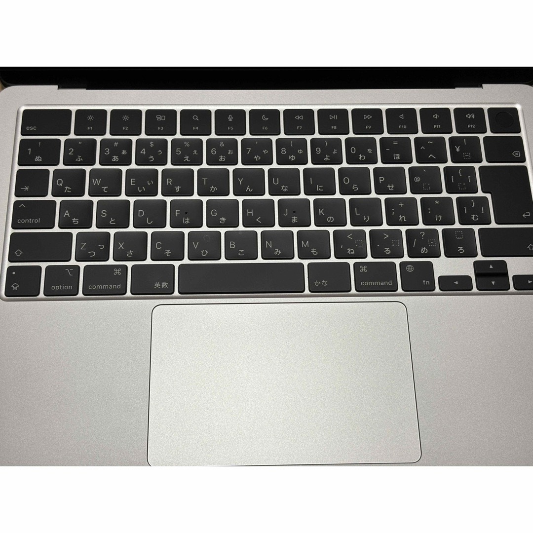 Macbook Air M2 13.6インチ シルバー MLXY3J/A Macbook Air M2 13.6インチ シルバー MLXY3J/A
