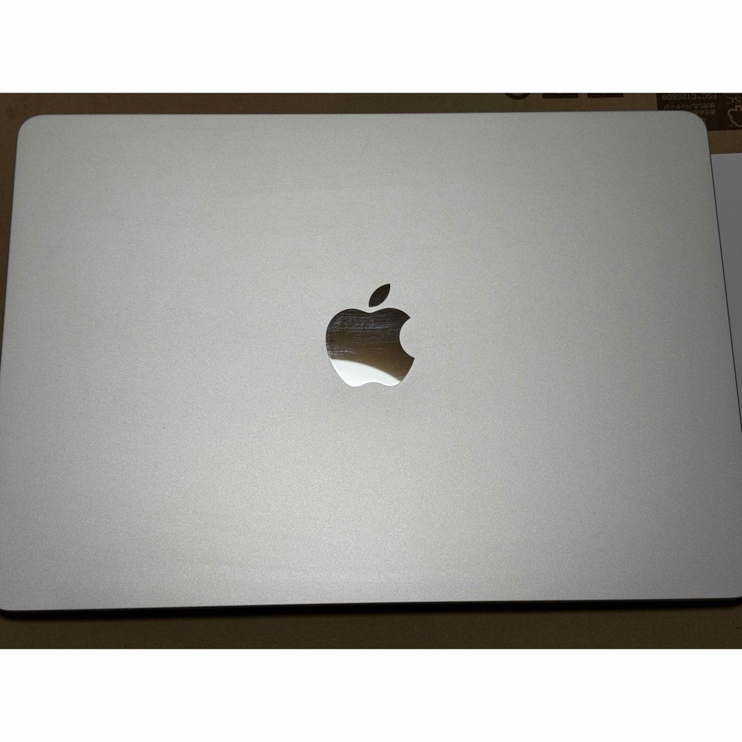 Macbook Air M2 13.6インチ シルバー MLXY3J/A Macbook Air M2 13.6インチ シルバー MLXY3J/A