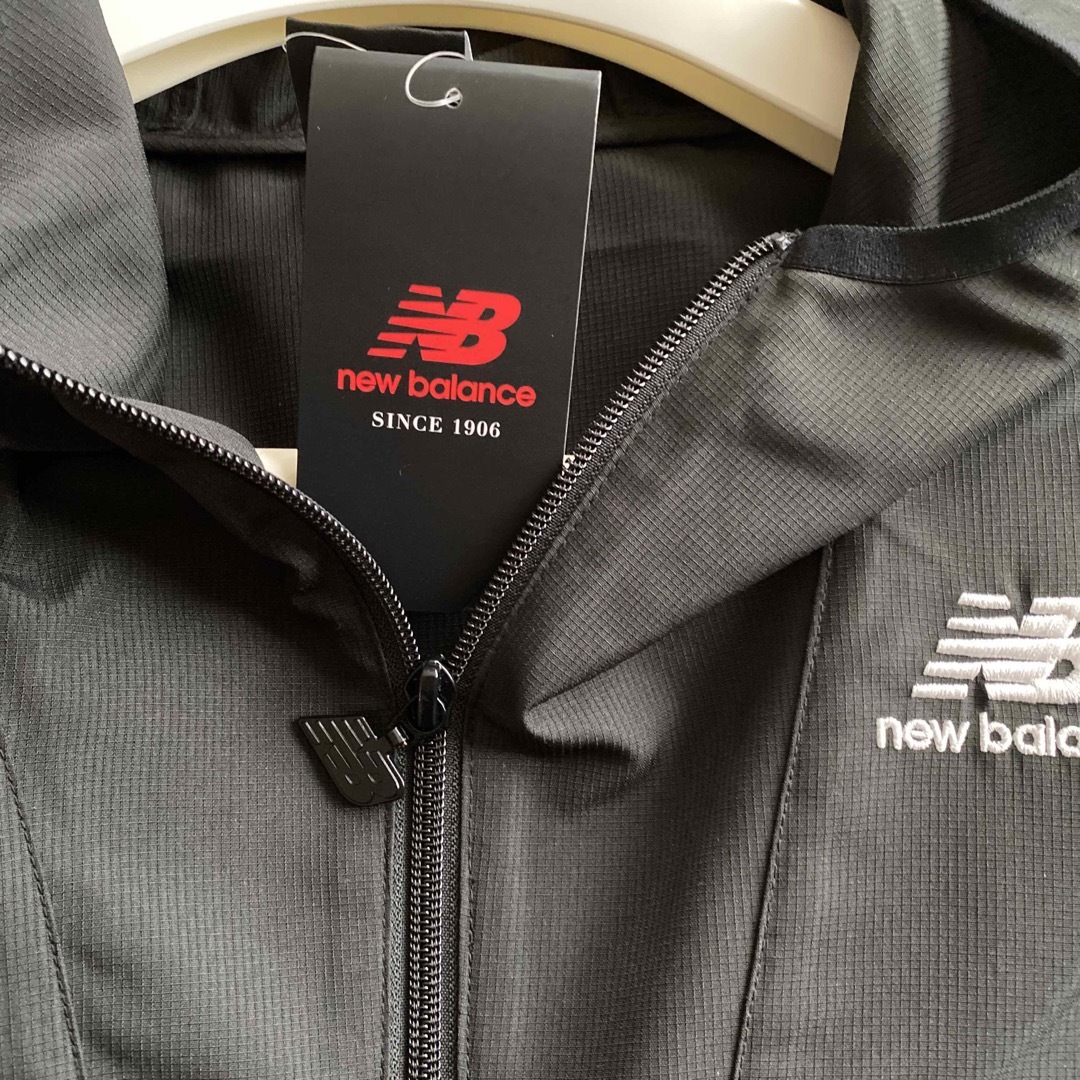 New Balance(ニューバランス)の新品❤️タグ付き　ニューバランス　ウィンドブレーカー レディースのジャケット/アウター(ナイロンジャケット)の商品写真