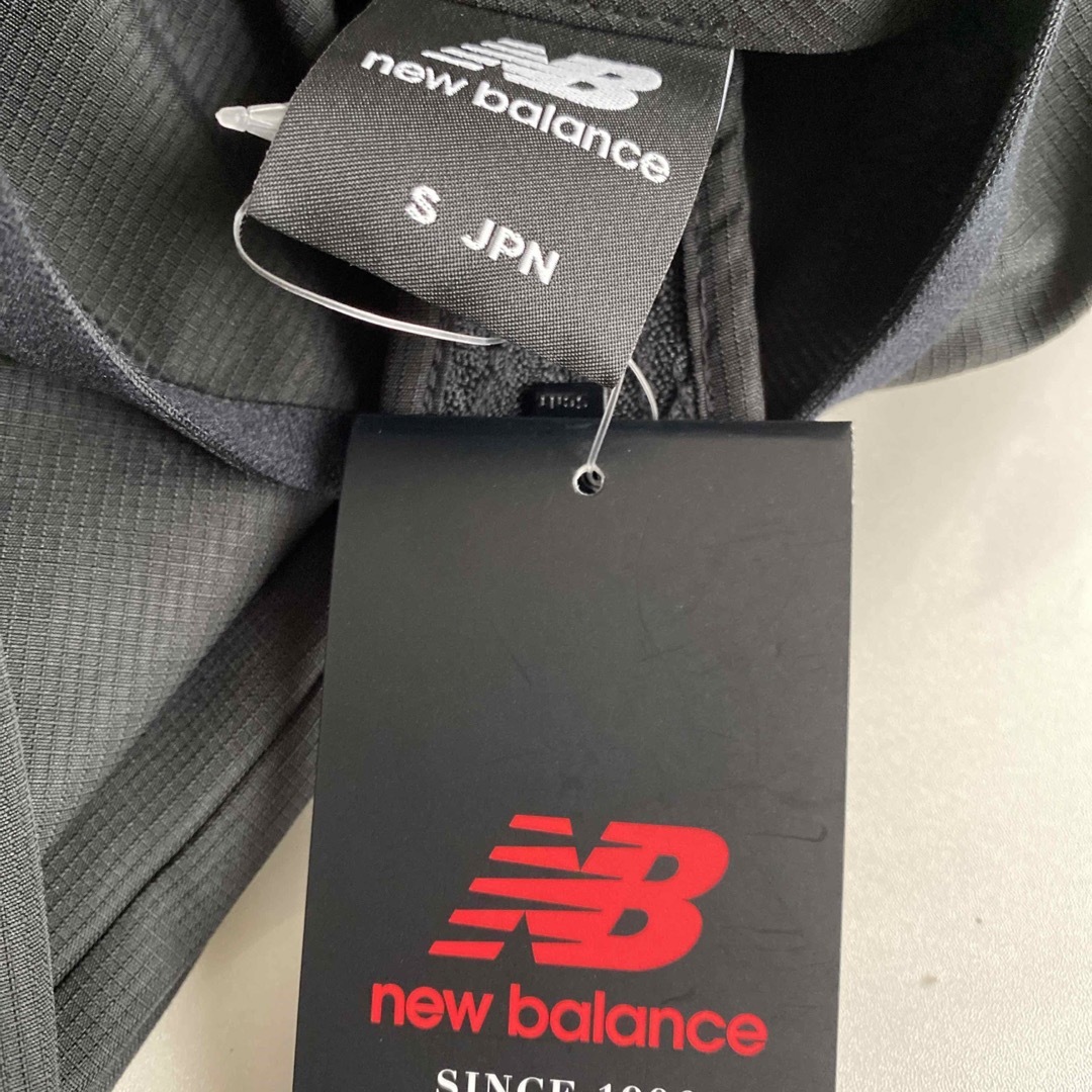 New Balance(ニューバランス)の新品❤️タグ付き　ニューバランス　ウィンドブレーカー レディースのジャケット/アウター(ナイロンジャケット)の商品写真