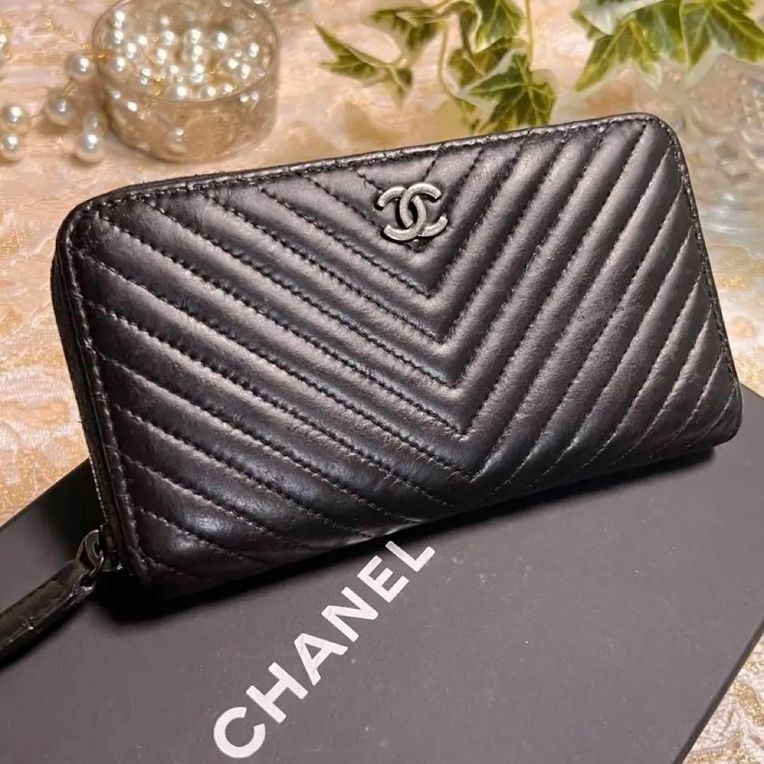 正規品★極美品 CHANEL Vステッチ ラウンドファスナー コンパクト財布