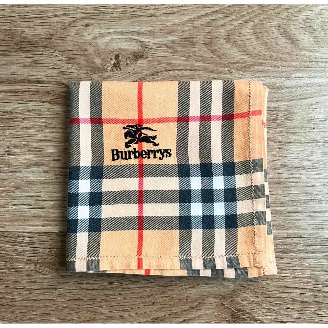 BURBERRY(バーバリー)のバーバリーハンカチ2枚セット　美品 レディースのファッション小物(ハンカチ)の商品写真