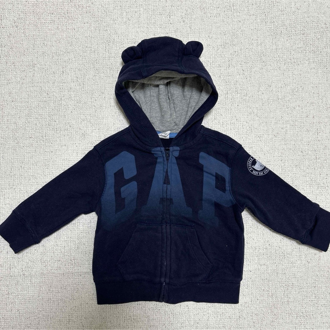 babyGAP(ベビーギャップ)のGAPアーチロゴ ジップアップパーカー  くま耳　ベビーギャップ キッズ/ベビー/マタニティのベビー服(~85cm)(ジャケット/コート)の商品写真