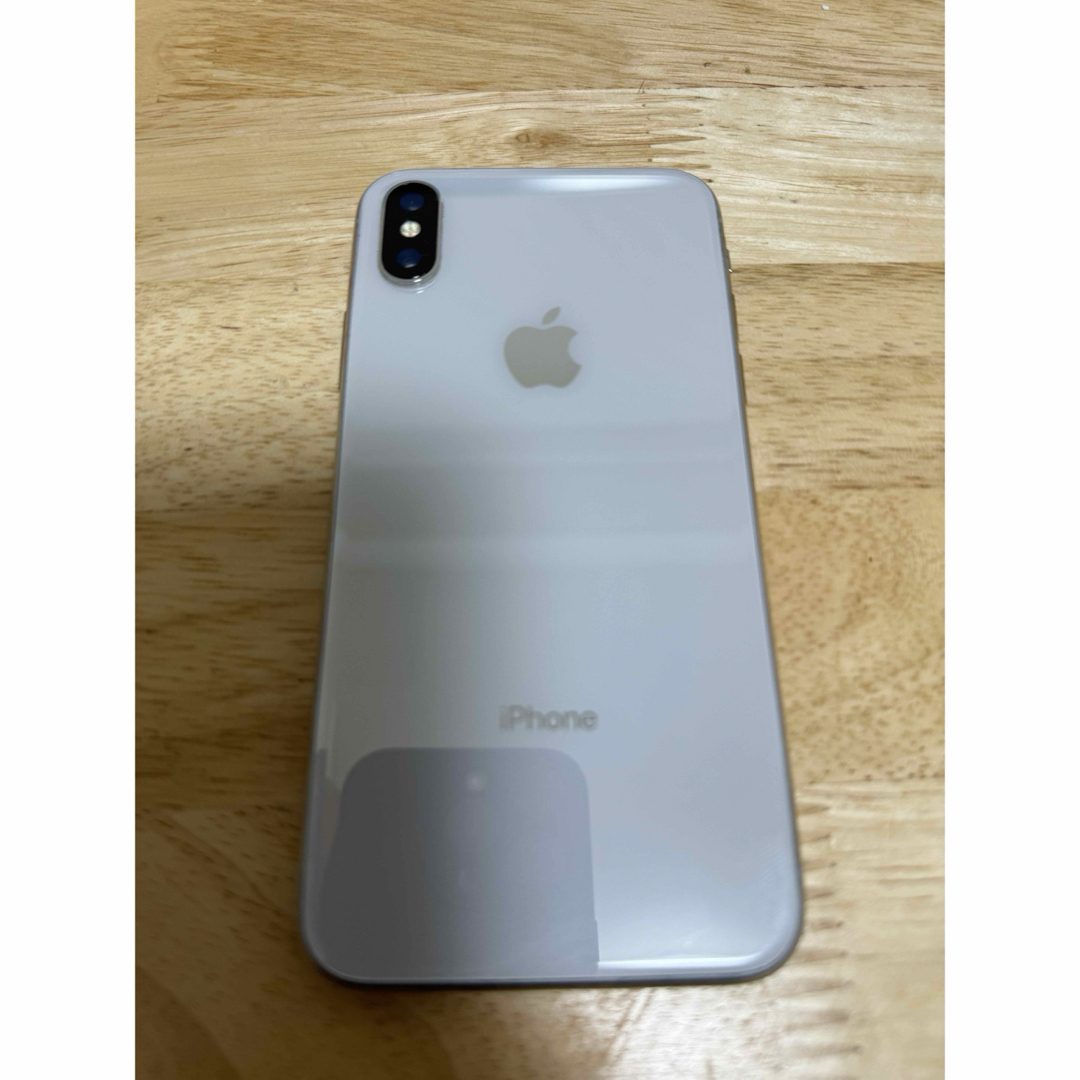 iPhone(アイフォーン)のiPhoneX 64G docomo SIMロック解除済み スマホ/家電/カメラのスマートフォン/携帯電話(スマートフォン本体)の商品写真