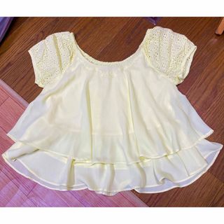 オリーブデオリーブ(OLIVEdesOLIVE)のトップス　イエロー　半袖　夏服　美品　ブラウス(シャツ/ブラウス(半袖/袖なし))