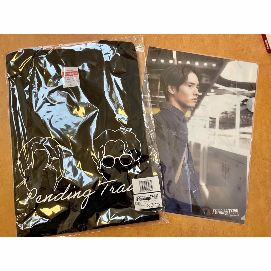 ペントレイラストデザインTシャツ(黒)M・クリアファイルセット(白浜優斗・2枚) エンタメ/ホビーのタレントグッズ(男性タレント)の商品写真