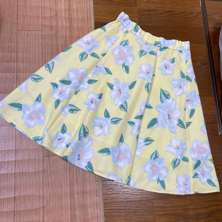 オゾック(OZOC)のスカート　花柄　38(ひざ丈スカート)