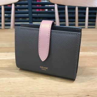 セリーヌ(celine)のあやの様の 新品未使用 セリーヌ 現行 スモール ストラップ ウォレット エッセ(財布)