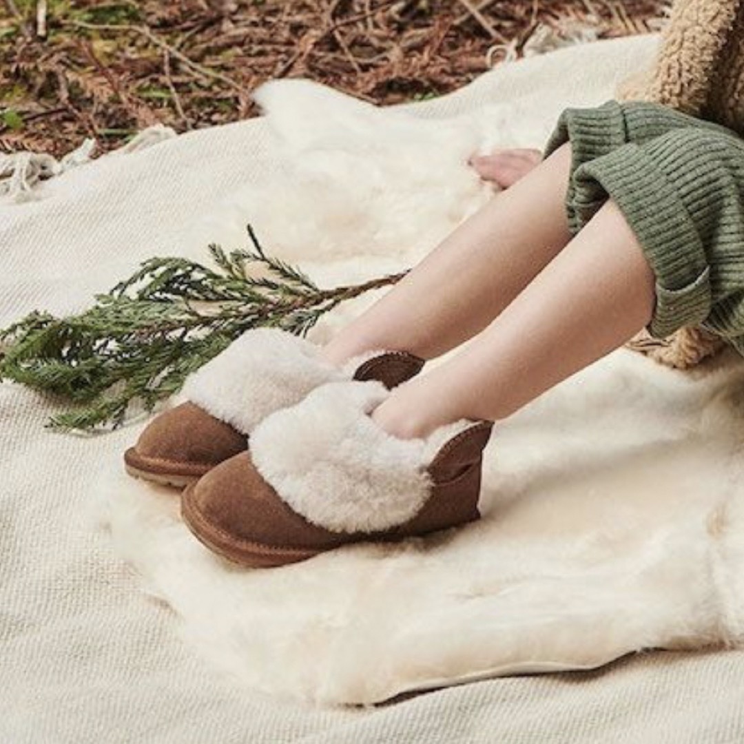 UGG(アグ)のEMU Australia ♡ 新品未使用　ムートンブーツ　ショート　キッズ キッズ/ベビー/マタニティのキッズ靴/シューズ(15cm~)(ブーツ)の商品写真