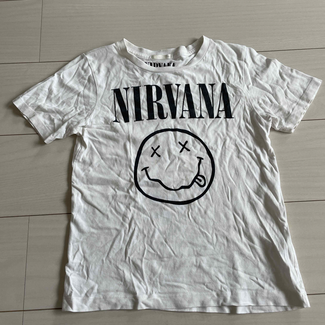 GU(ジーユー)のGU  NIRVANA Tシャツ　130㎝ キッズ/ベビー/マタニティのキッズ服女の子用(90cm~)(Tシャツ/カットソー)の商品写真