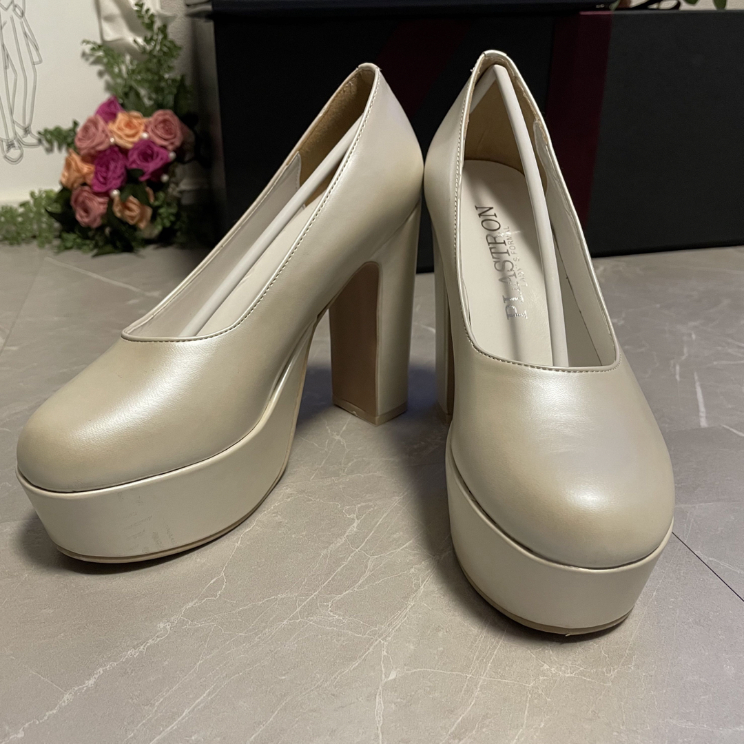 ウェディングパンプス　ヒール12cm 白パール レディースの靴/シューズ(ハイヒール/パンプス)の商品写真