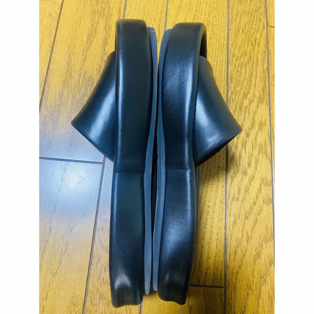 【新品 袋付】KHAITE サンダルVenice leather slides 【新品 袋付】KHAITE サンダルVenice leather slides