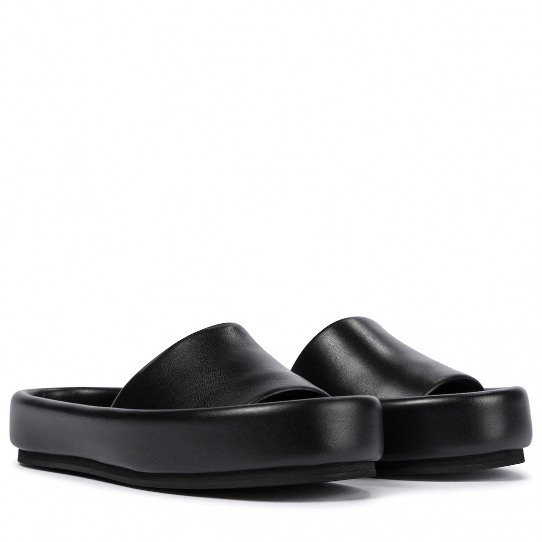 【新品 袋付】KHAITE サンダルVenice leather slides | フリマアプリ ラクマ 【新品 袋付】KHAITE サンダルVenice leather slides | フリマアプリ ラクマ