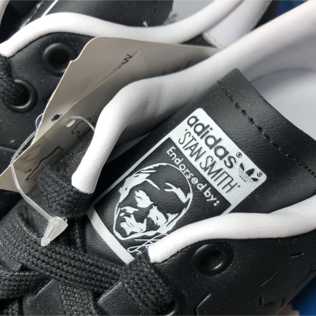 adidas(アディダス)の【新品】アディダス スタンスミス スニーカー 幾何 ブラック 黒 23.5 レディースの靴/シューズ(スニーカー)の商品写真