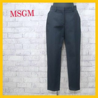 エムエスジイエム(MSGM)の美品 エムエスジーエム MSGM テーパードパンツ スラックス S 黒 ブラック(その他)