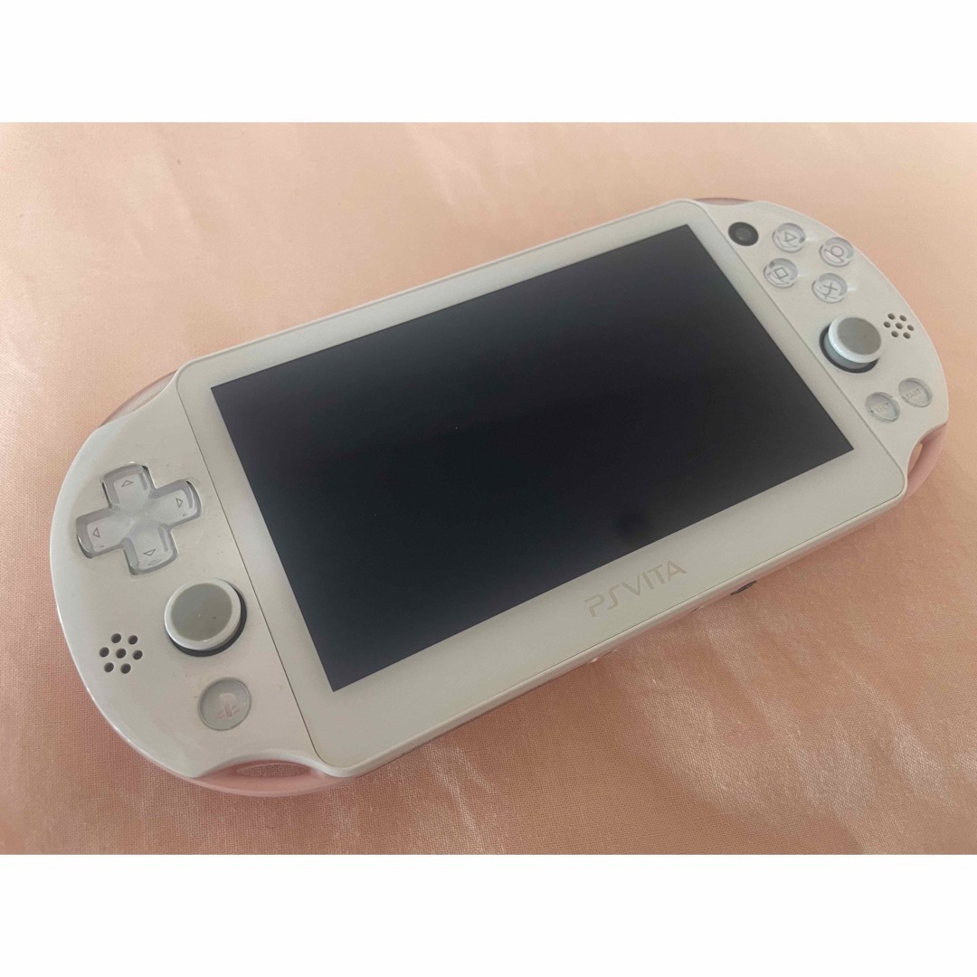 PlayStation Vita(プレイステーションヴィータ)のpsvita エンタメ/ホビーのゲームソフト/ゲーム機本体(携帯用ゲーム機本体)の商品写真