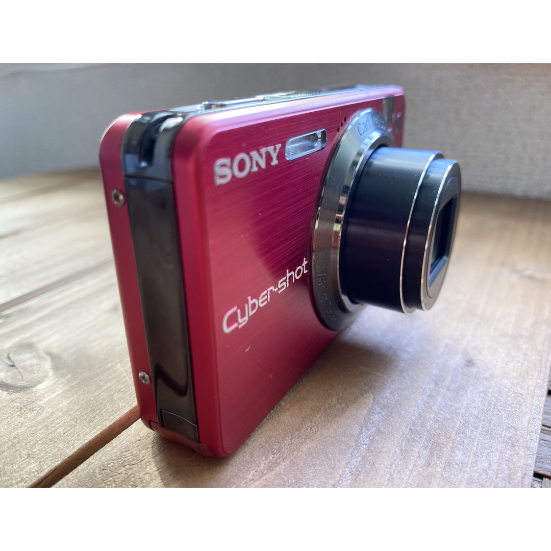SONY(ソニー)のSONY デジタルカメラ Cybershot W170 レッド スマホ/家電/カメラのカメラ(コンパクトデジタルカメラ)の商品写真