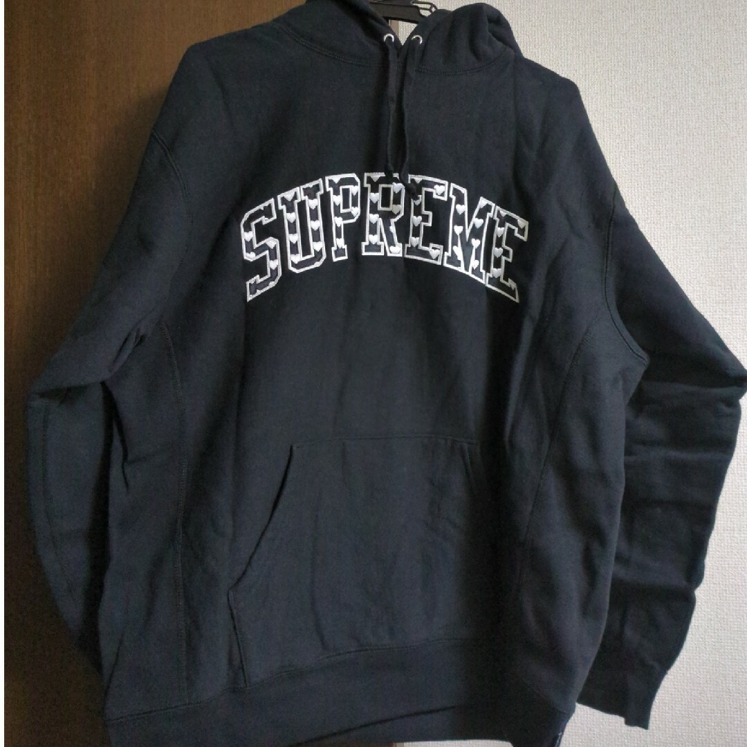 supreme21SS Hearts Arc Hooded Sweatshirt