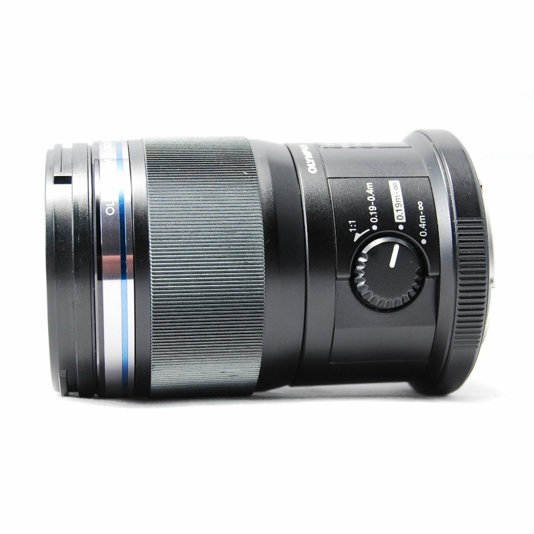 OLYMPUS(オリンパス)のOLYMPUS M.ZUIKO 60mm F2.8 Macro レンズフード付 スマホ/家電/カメラのカメラ(レンズ(単焦点))の商品写真