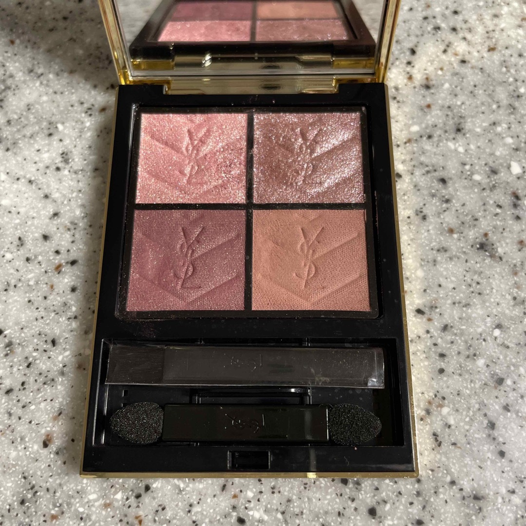 Yves Saint Laurent Beaute(イヴサンローランボーテ)のイヴ・サンローラン　クチュールミニクラッチ　400 コスメ/美容のベースメイク/化粧品(アイシャドウ)の商品写真