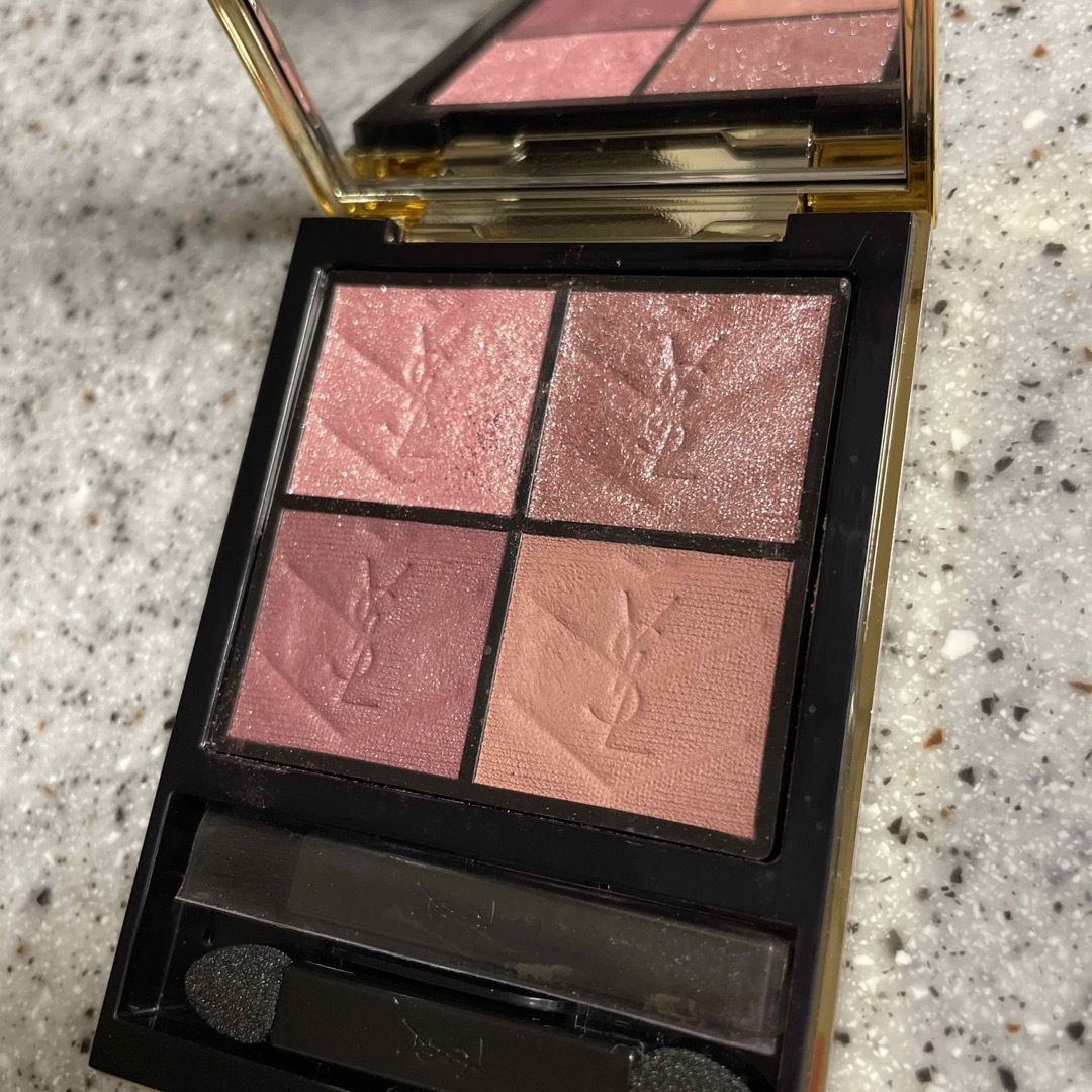 Yves Saint Laurent Beaute(イヴサンローランボーテ)のイヴ・サンローラン　クチュールミニクラッチ　400 コスメ/美容のベースメイク/化粧品(アイシャドウ)の商品写真