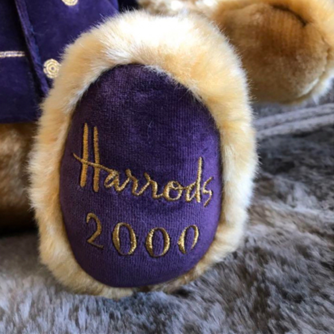 Harrods(ハロッズ)のハロッズ2000 イヤーベア エンタメ/ホビーのおもちゃ/ぬいぐるみ(ぬいぐるみ)の商品写真