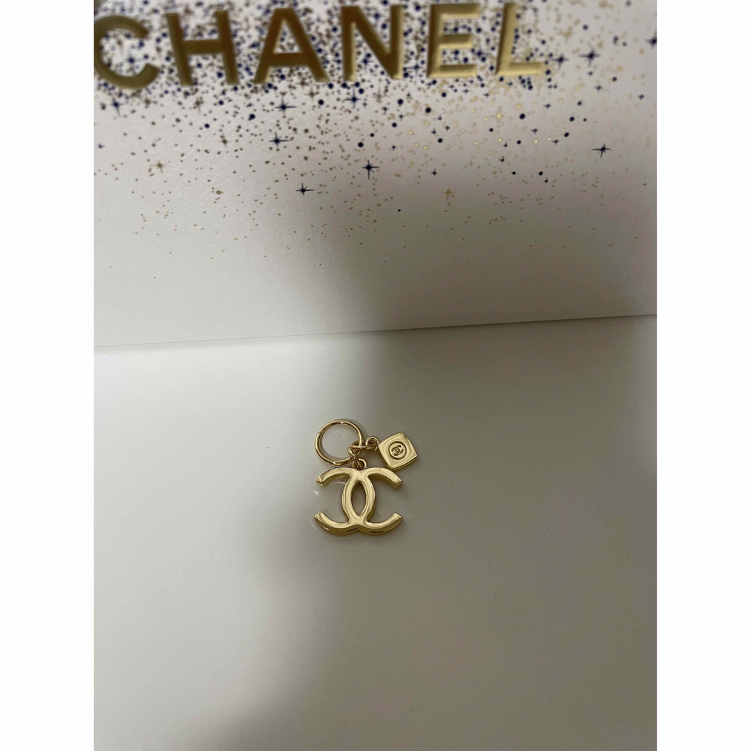 CHANEL(シャネル)のシャネル　2023 ホリデー　チャーム レディースのアクセサリー(チャーム)の商品写真