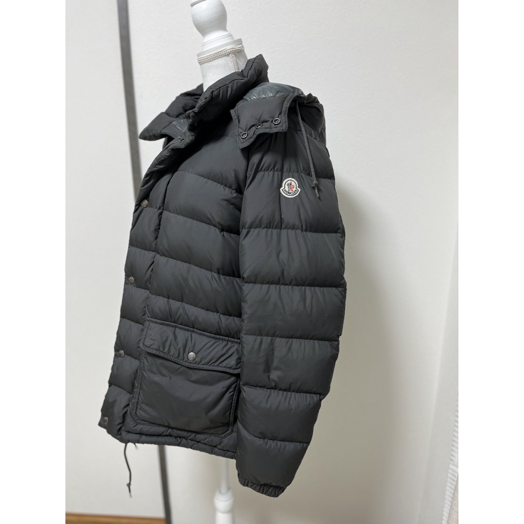 MONCLER - 本日限定価格! モンクレール グレー ダウン3 美品の通販 by ...