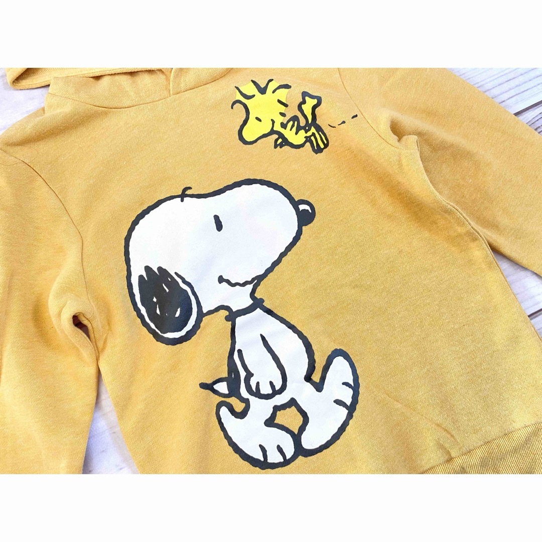 SNOOPY(スヌーピー)の【122/128】H&M SNOOPYスヌーピー長袖パーカートレーナーフーディー キッズ/ベビー/マタニティのキッズ服女の子用(90cm~)(Tシャツ/カットソー)の商品写真