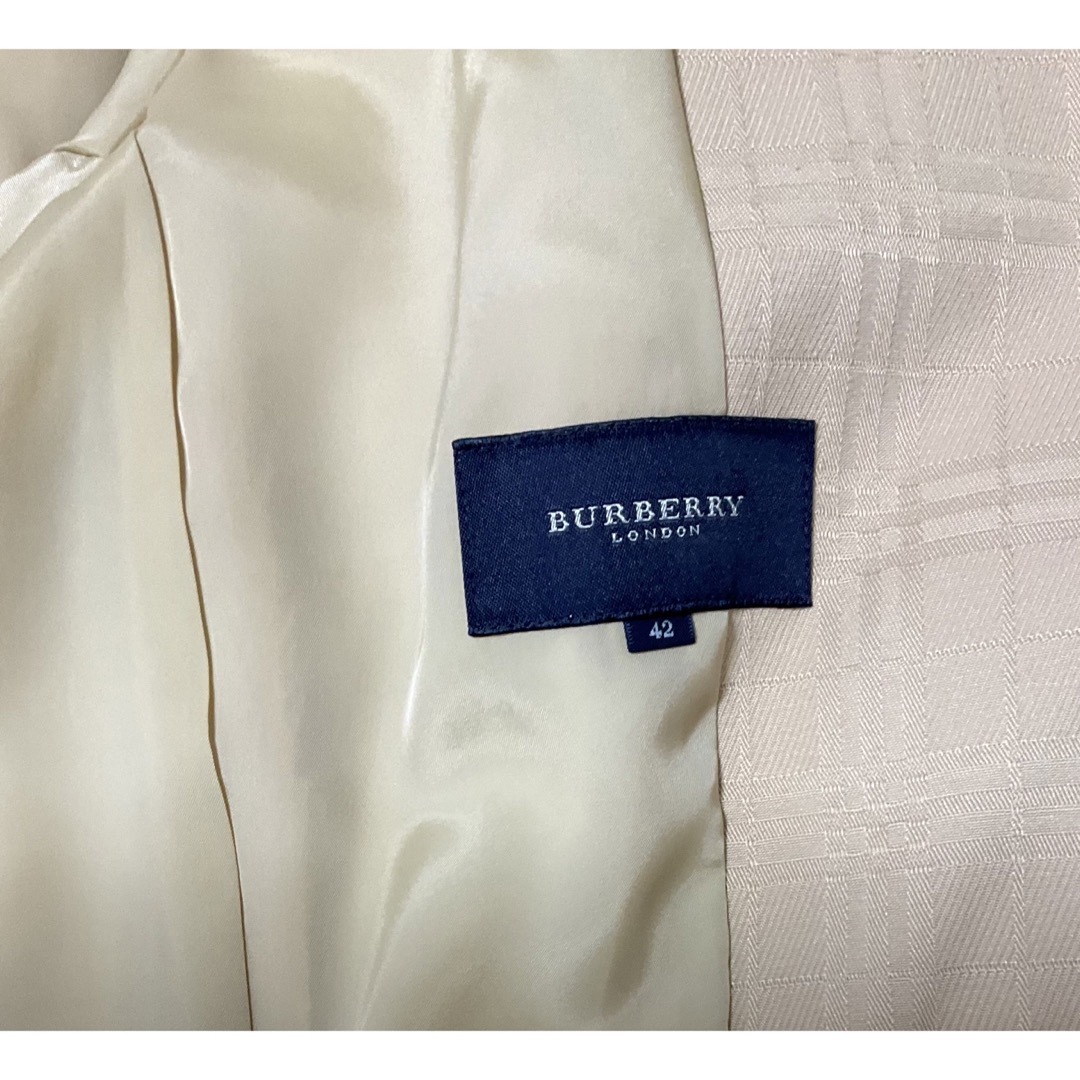 BURBERRY(バーバリー)のバーバリー★BURBERRY LONDON★ジャケット★ベージュ42号 レディースのジャケット/アウター(テーラードジャケット)の商品写真