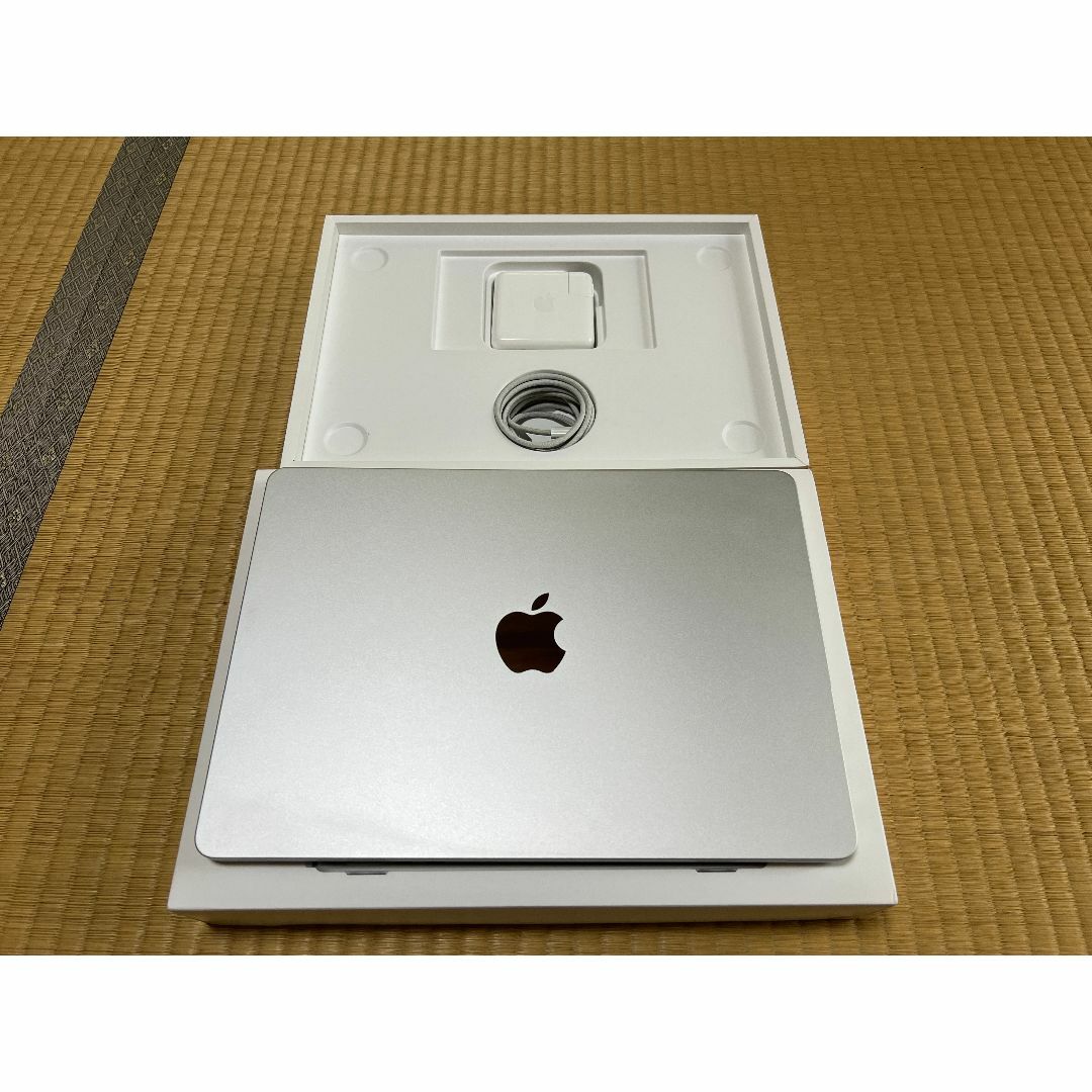 MacBook Air 13 M2　8GB/256GB GPU10コア