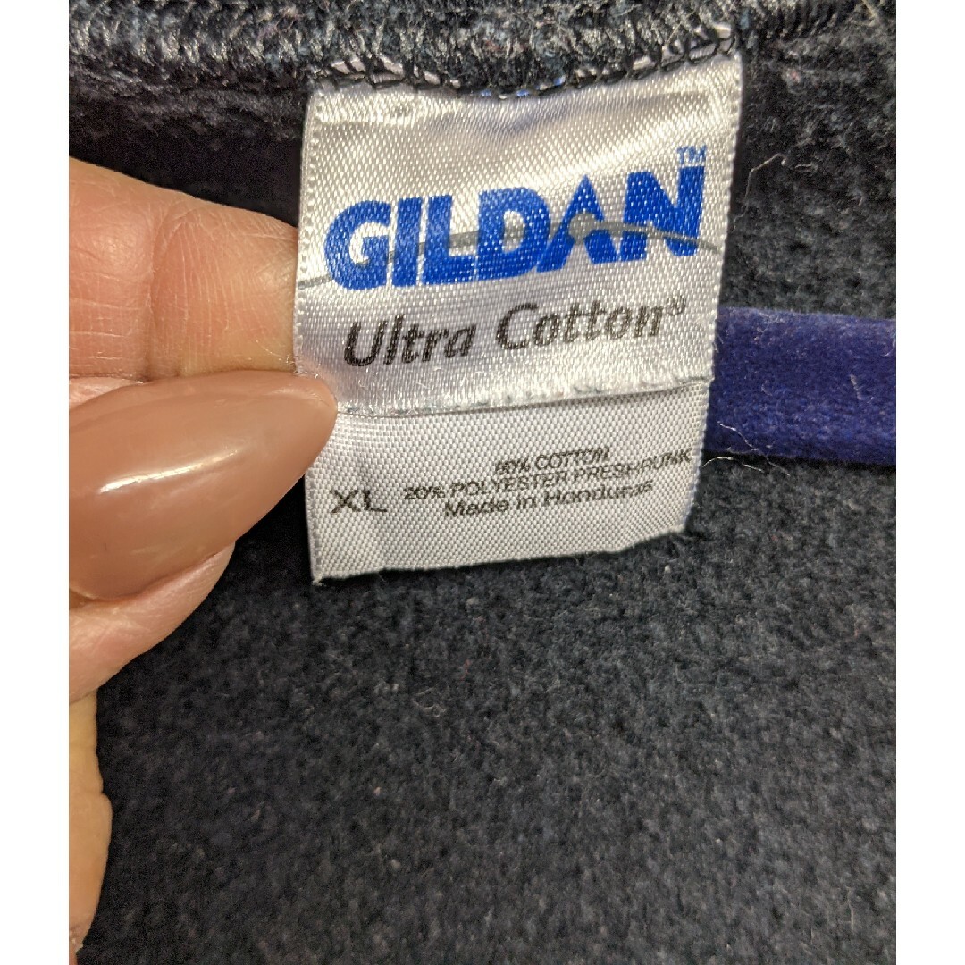 GILDAN(ギルタン)のGILDAN　パーカー　黒　XL メンズのトップス(パーカー)の商品写真