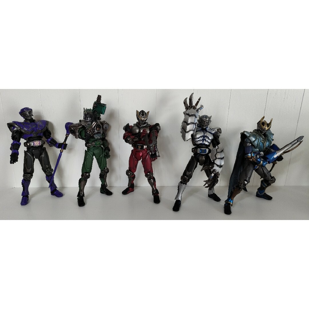 BANDAI - S.I.C 仮面ライダー 王蛇 ゾルダ 龍騎 タイガ ナイト 5体 BANDAI - S.I.C 仮面ライダー 王蛇 ゾルダ 龍騎 タイガ ナイト 5体