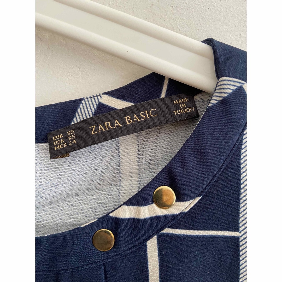 ZARA(ザラ)のZARA ザラ ノースリーブ ブラウス サイズXS レディースのトップス(シャツ/ブラウス(半袖/袖なし))の商品写真