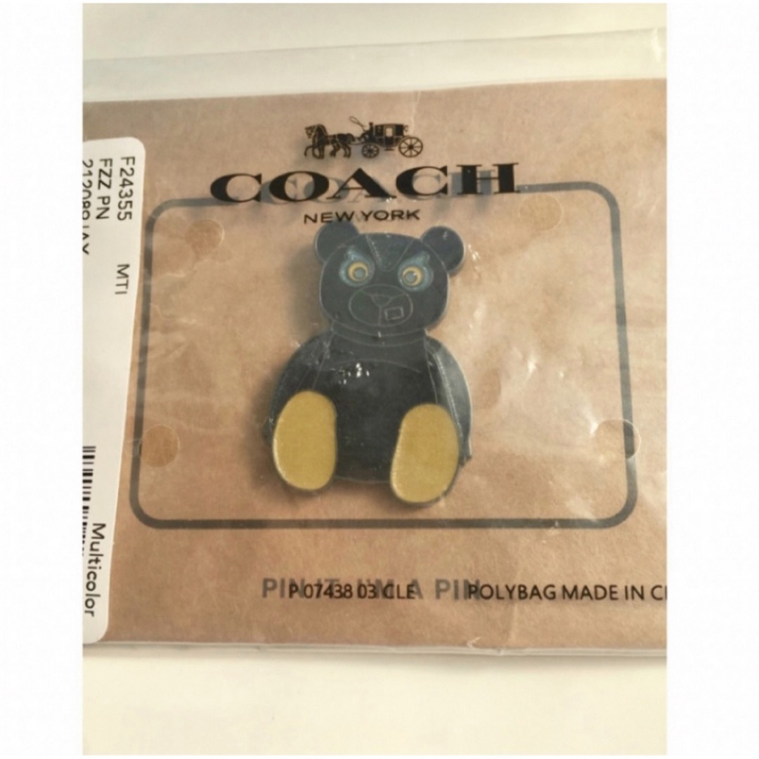 COACH(コーチ)の新品　COACH ピンバッジ レディースのアクセサリー(ブローチ/コサージュ)の商品写真